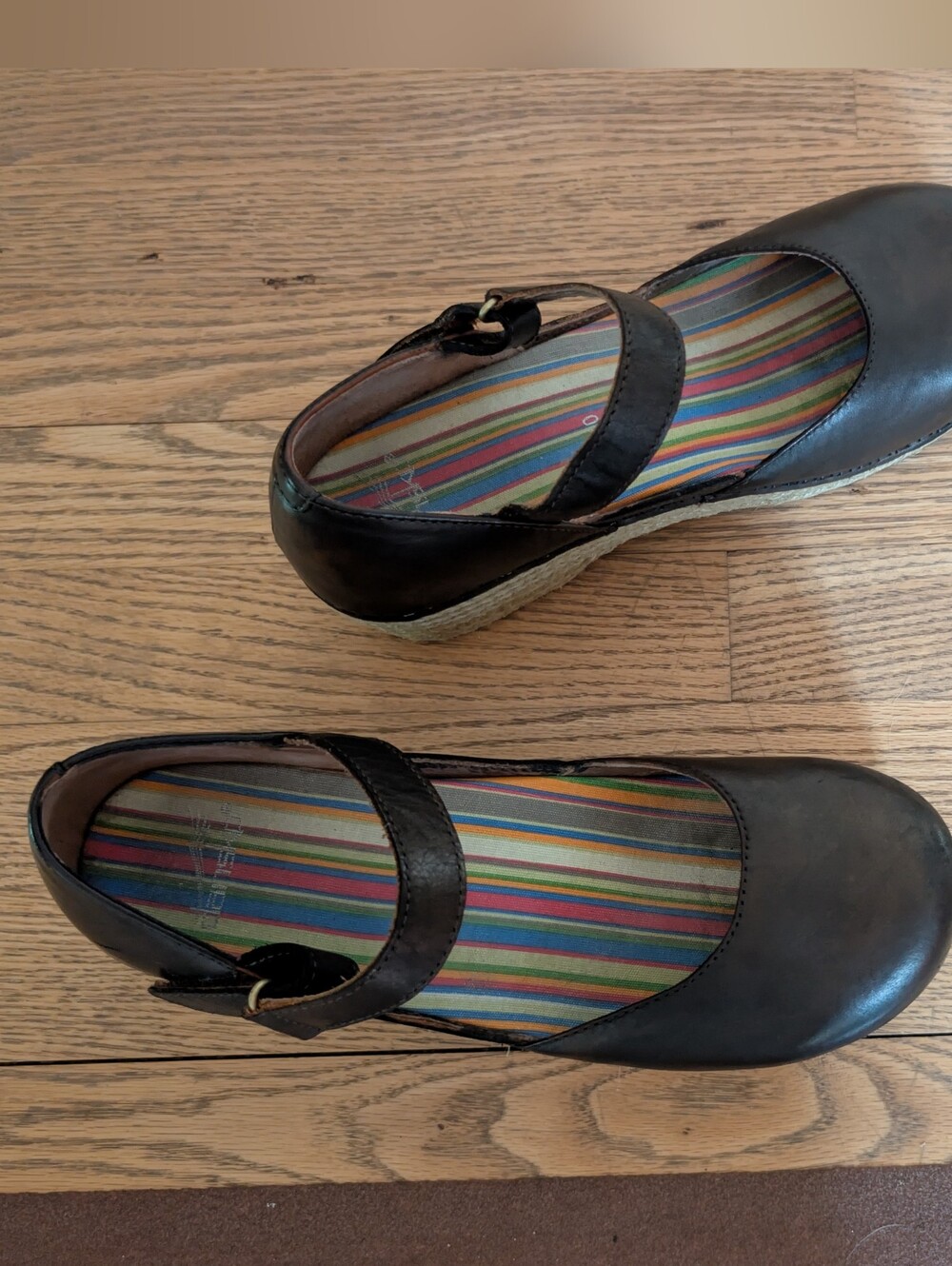 Dansko Very Cute Supremely Comfortable Dark Brown Leather Shoes, Sz 40 / 9.5-10